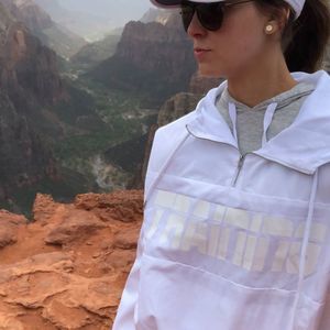 Meet your Posher, Brooke